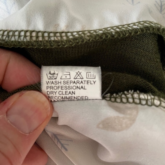 Hide & Seek Women's Faux Layered Olive Green Top Size S/M Fox Print Preppy - Picture 8 of 12